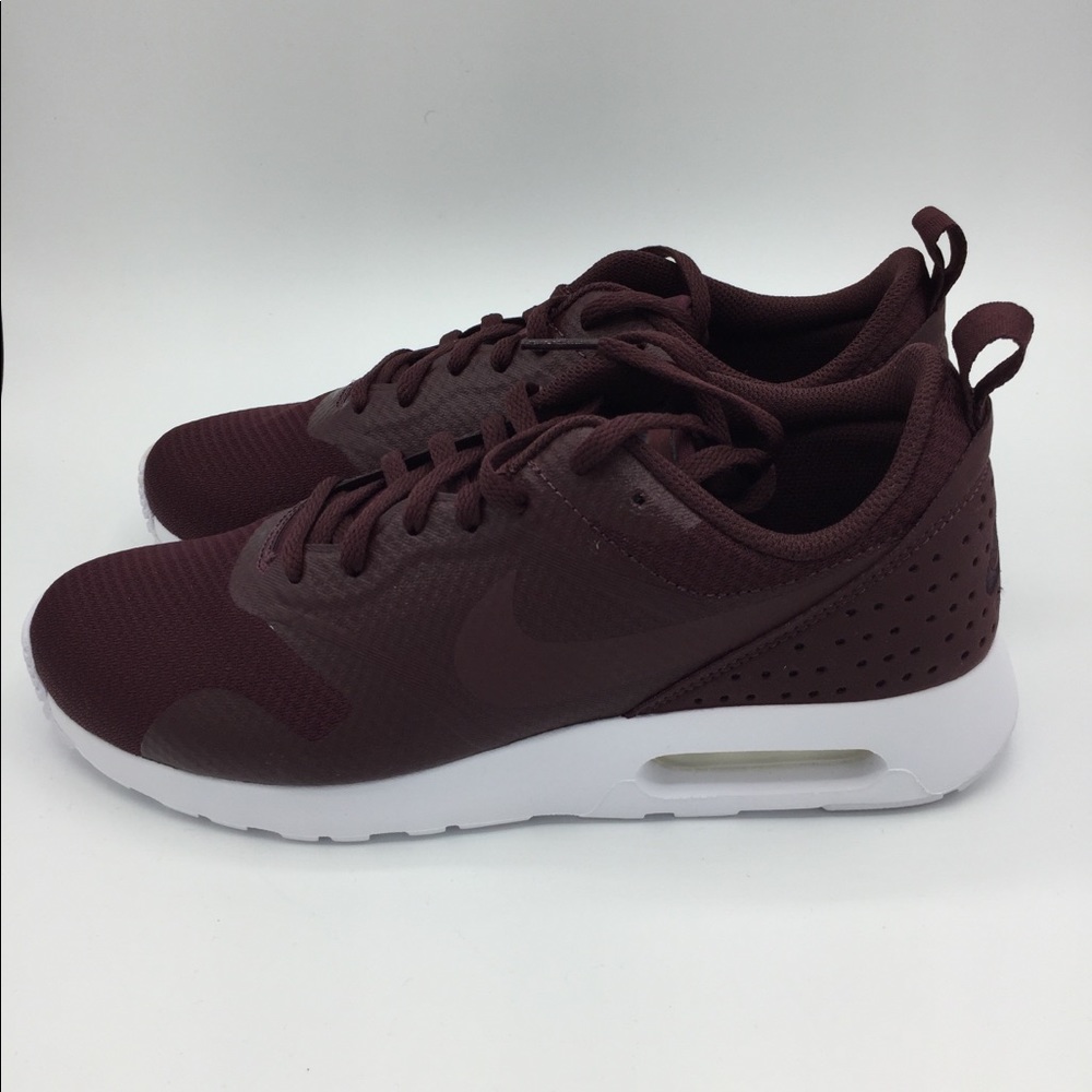 Women’s Nike Air Max Tavas